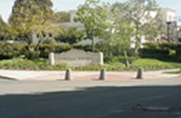 WHITTIER COLLEGE(ウィディアカレッジ)-USA-