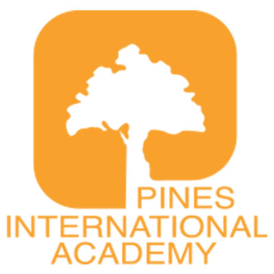 Pines International Academy ロゴ