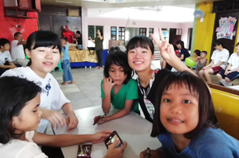 子どもたちとボランティア1